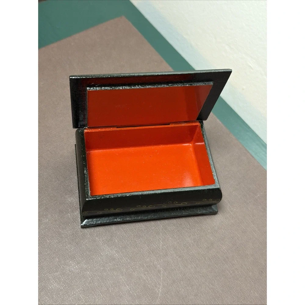 Vintage Russian Lacquer William Shakespeare Portrait Trinket Box Rare Keepsake